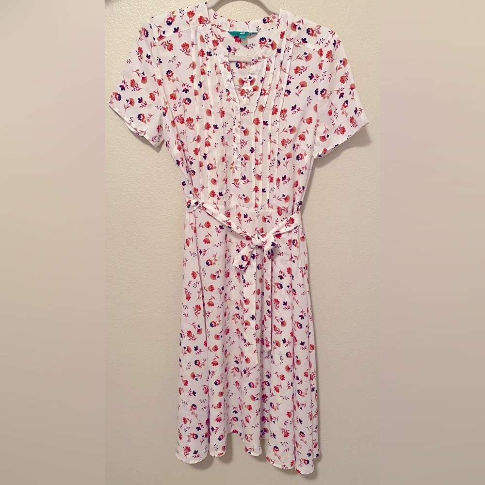 Women’s dress. White, brown/red colors. New.